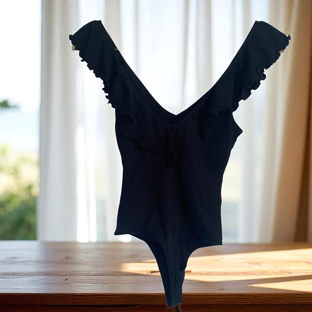 Wilfred Black Ruffle Bodysuit